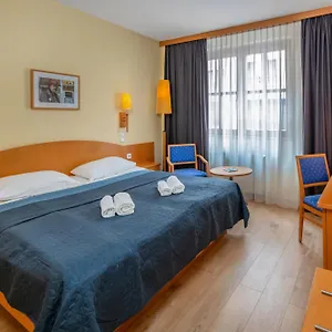 *** Otel Corvin Sissi Wing Macaristan